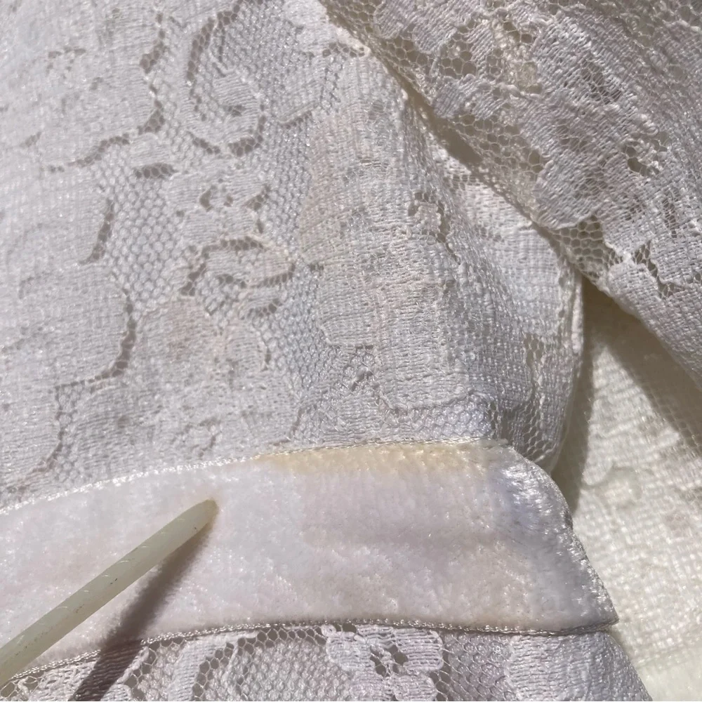 Vintage All Lace White 1960s Wedding Gown Size Medium - Picture 11 of 13